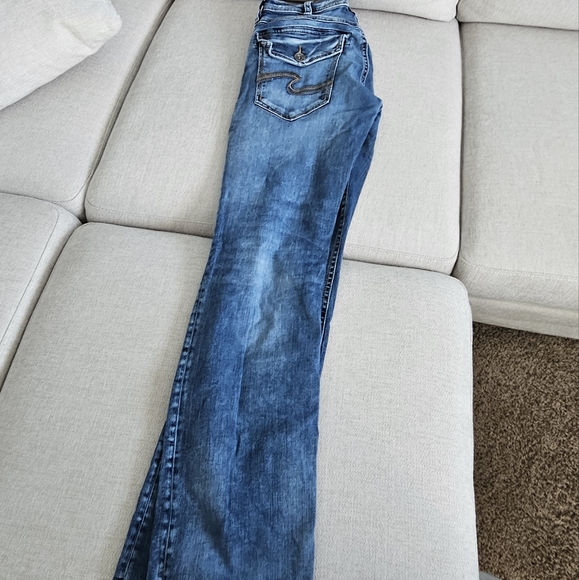 Silver - Picture 3 of 3